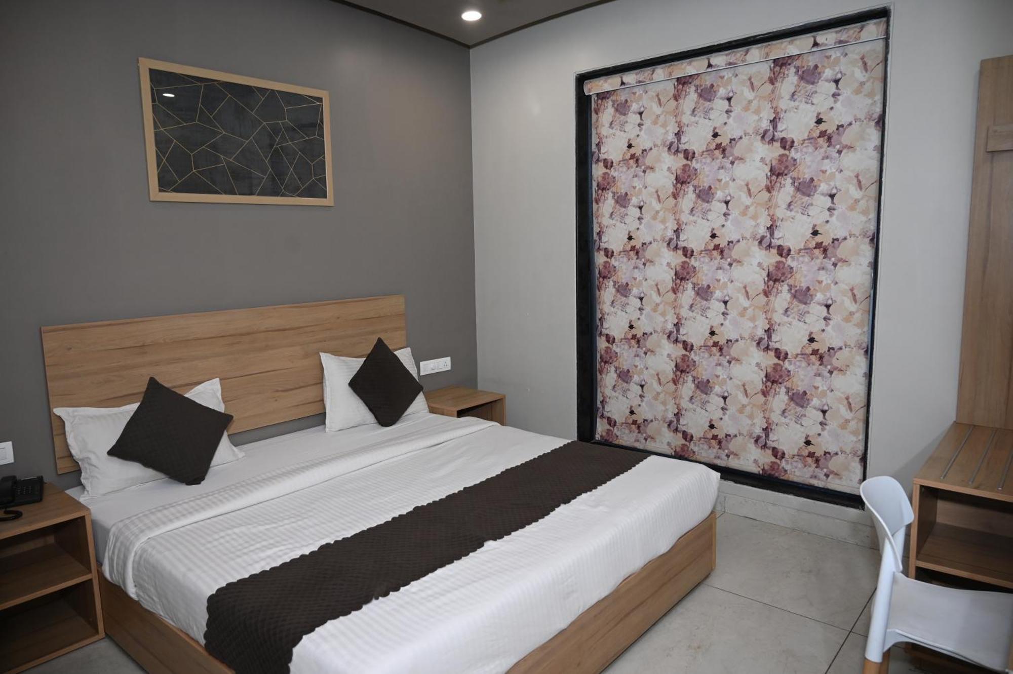 Hotel Sheer Bliss Udaipur Esterno foto