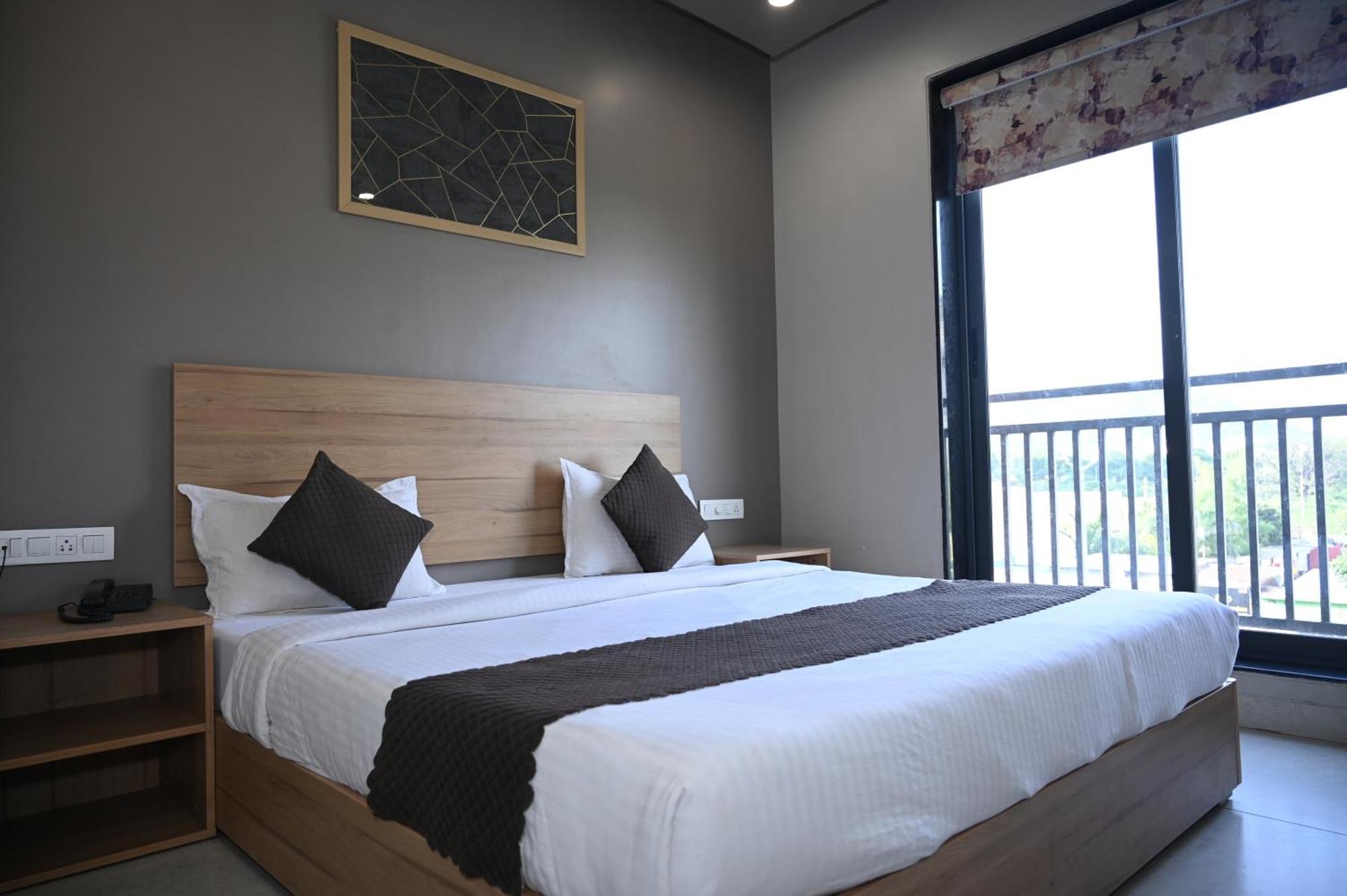 Hotel Sheer Bliss Udaipur Esterno foto
